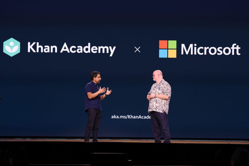 Asociación con Khan Academy