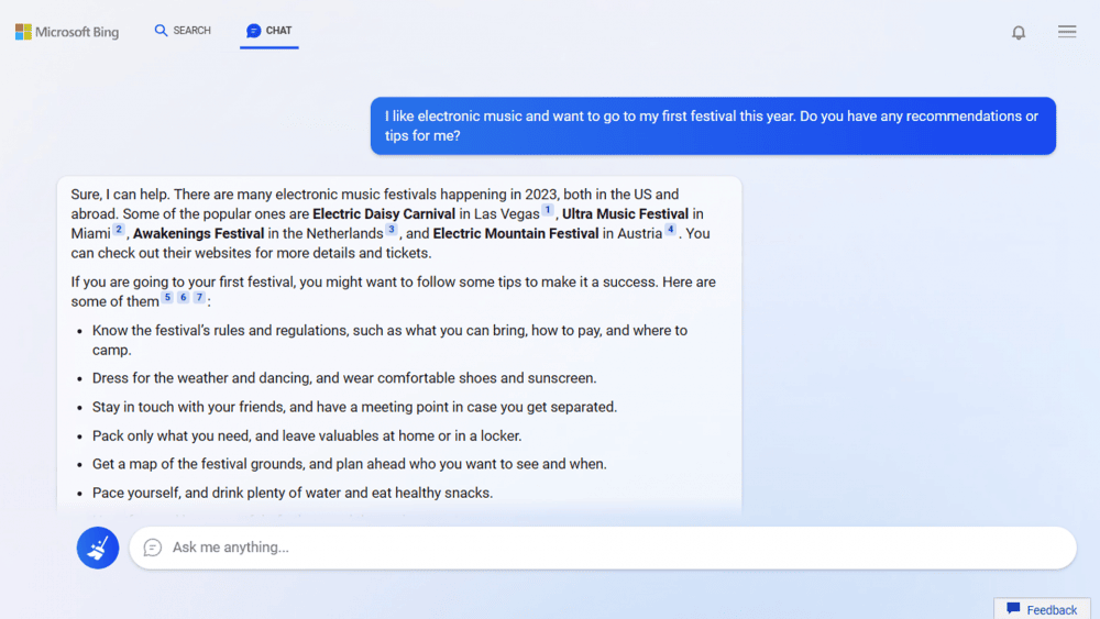 El nuevo Bing ofrece una experiencia de chat interactiva. Esta consulta muestra a alguien preguntando por ideas para festivales de música.